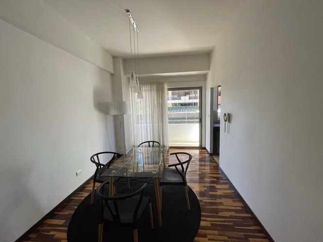 APARTAMENTO AMUEBLADO EN TORRE QUATTRO ZONA 14 | 2 BALCONES + PISCINA
