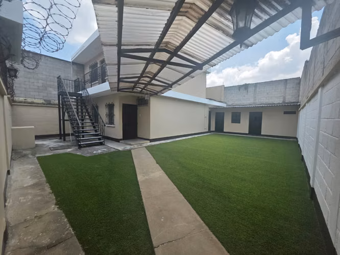 Z.7 Col. Toledo RENTO casa 3 Dorm. 2 estacionamientos Q8,000