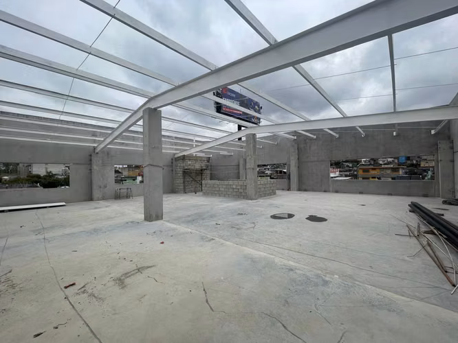 BODEGA EN RENTA ZONA 11 | 634 M² + DOBLE ALTURA + OFICINAS