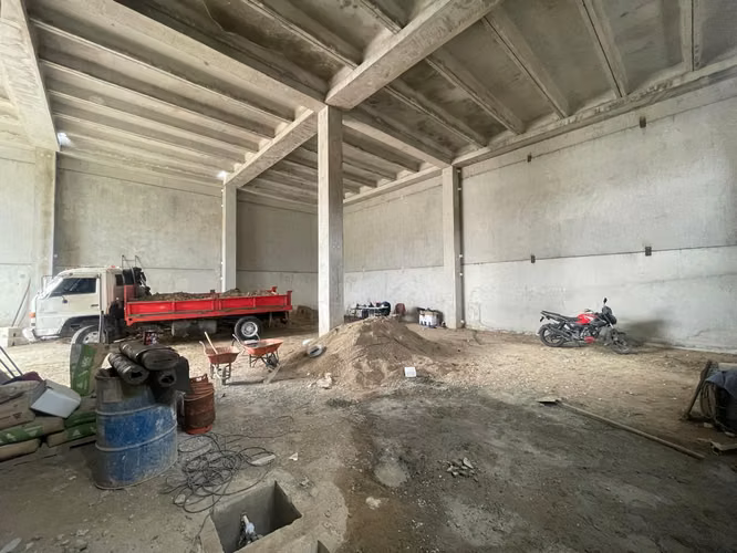 BODEGA EN RENTA ZONA 11 | 634 M² + DOBLE ALTURA + OFICINAS