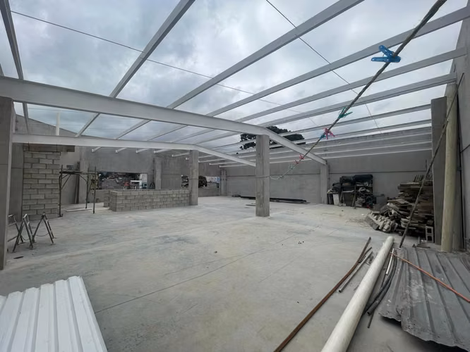 BODEGA EN RENTA ZONA 11 | 634 M² + DOBLE ALTURA + OFICINAS