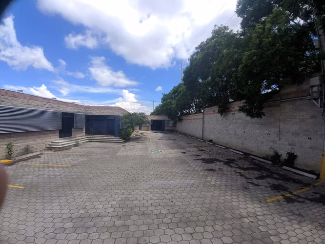 BODEGA INDUSTRIAL EN RENTA ZONA 12 – 4,400 m² + 10 ANDENES SOBRE ATANASIO TZUL