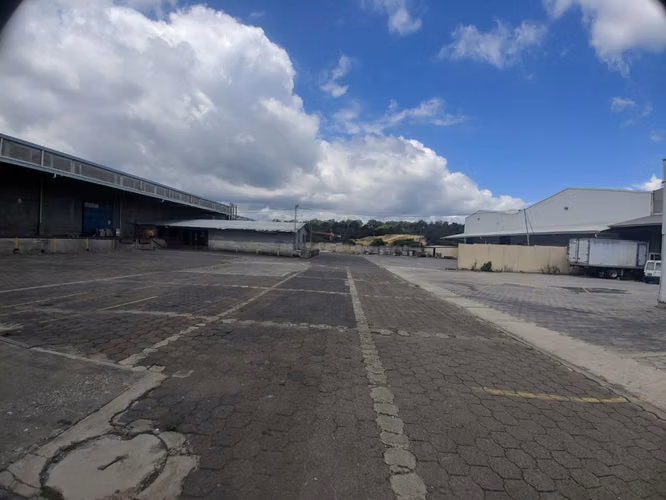 BODEGA INDUSTRIAL EN RENTA ZONA 12 – 4,400 m² + 10 ANDENES SOBRE ATANASIO TZUL