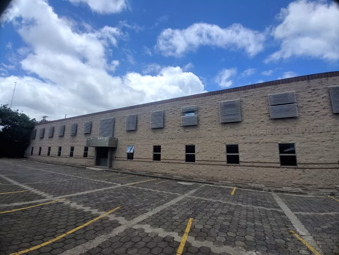 BODEGA INDUSTRIAL EN RENTA ZONA 12 – 4,400 m² + 10 ANDENES SOBRE ATANASIO TZUL
