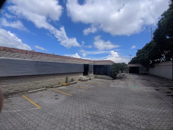 BODEGA INDUSTRIAL EN RENTA ZONA 12 – 4,400 m² + 10 ANDENES SOBRE ATANASIO TZUL