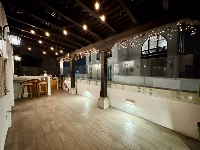 APARTAMENTO AMUEBLADO EN LIRIOS DE CAYALÁ 2 – ZONA 16, 2 HAB + PÉRGOLA