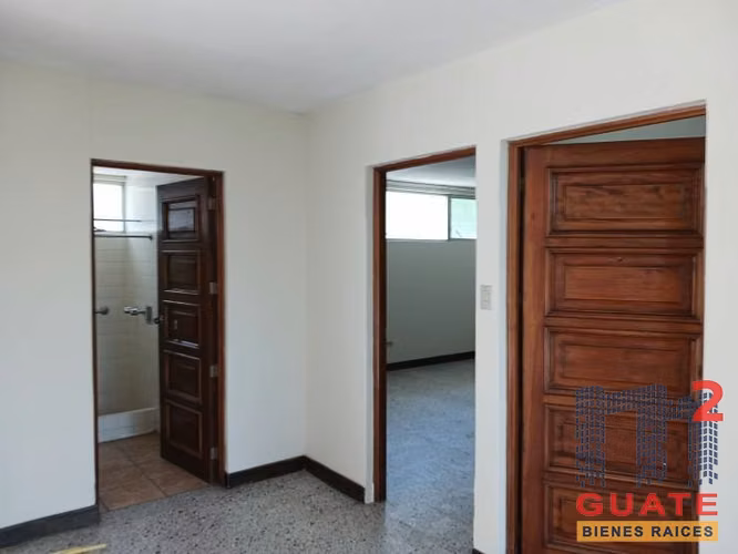 Alquilo Casa fuera de condominio en Zona 15 - Imagen 5