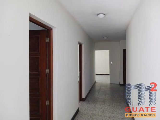 Alquilo Casa fuera de condominio en Zona 15 - Imagen 13