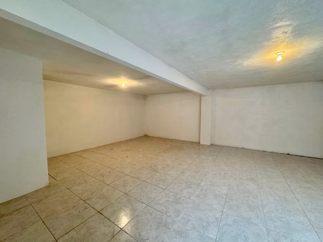 Local en Plaza comercial, afuera de condominio Bosques de Pinula | San José Pinula - Imagen 2