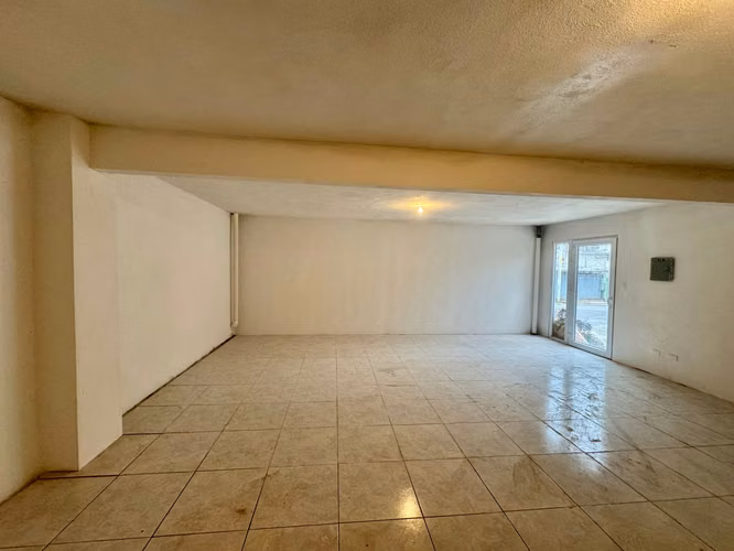 Local en Plaza comercial, afuera de condominio Bosques de Pinula | San José Pinula - Imagen 8