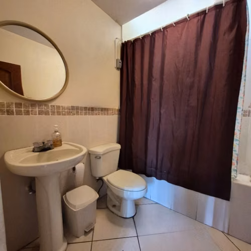 Casa de esquina en venta Km. 18 Carretera Salvador