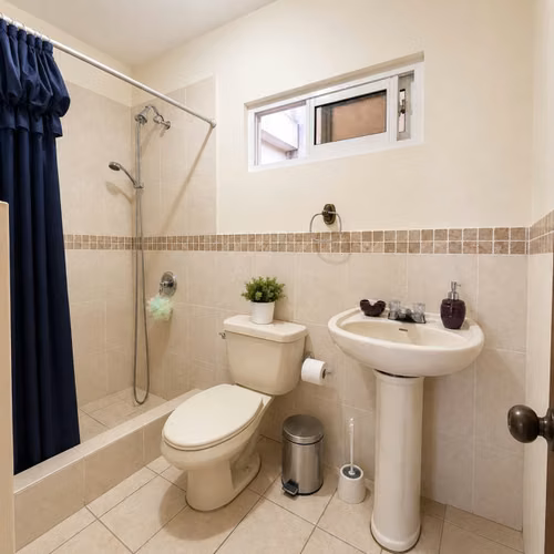 Casa de esquina en venta Km. 18 Carretera Salvador