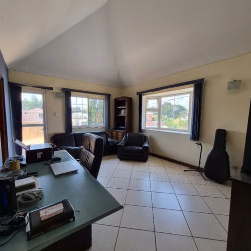 Casa de esquina en venta Km. 18 Carretera Salvador