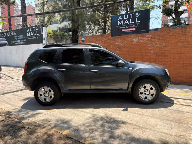 Renault Duster mecanica de agencia 2013
