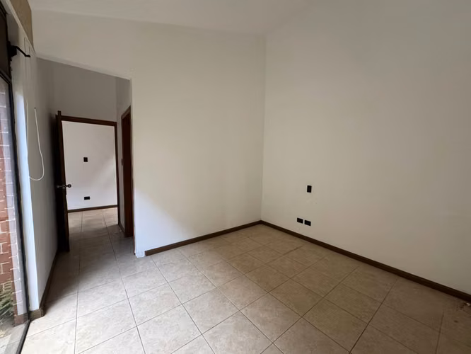 CASA EN VENTA EN CAES KM 20.5 LA FORESTA 4 HAB Y JARDIN - Imagen 8