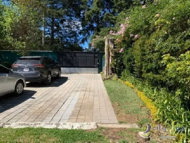 Casa en venta de un nivel en Lomas de San Rafael km. 16