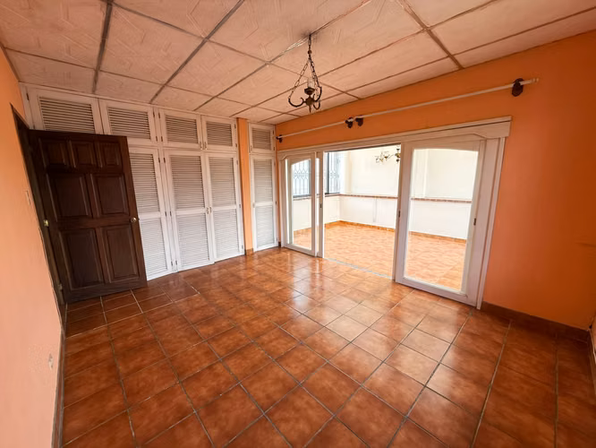Casa en Renta en Antigua Guatemala – Valle de Santiago cerca de Telares
