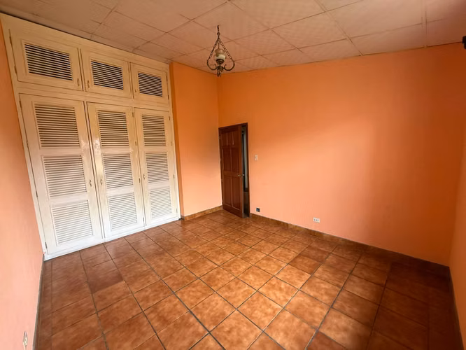 Casa en Renta en Antigua Guatemala – Valle de Santiago cerca de Telares