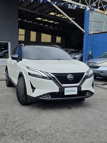 NISSAN QASHQAI AWD 2024 COLOR BLANCO CON NEGRO - Imagen 2