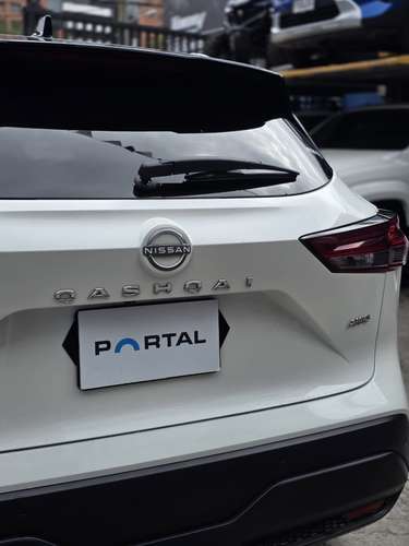 NISSAN QASHQAI AWD 2024 COLOR BLANCO CON NEGRO - Imagen 12