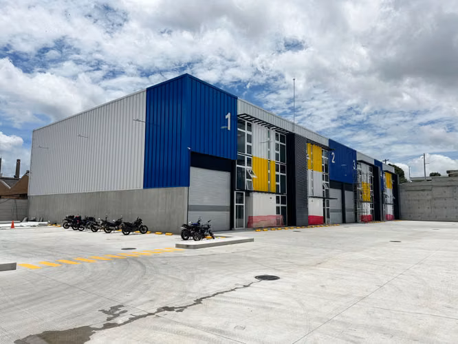 Ofibodega En Renta Atanasio Tzul Zona 12 | Complejo Moderno, Seguridad 24/7, Oficinas