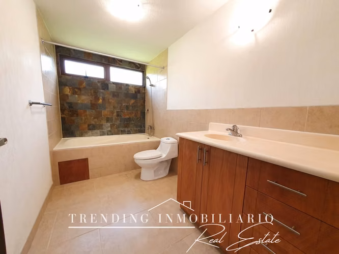 Apartamento en renta zona 16 Altos de La Montaña 3 habitaciones + 2 parqueos + 208 m² - Imagen 9