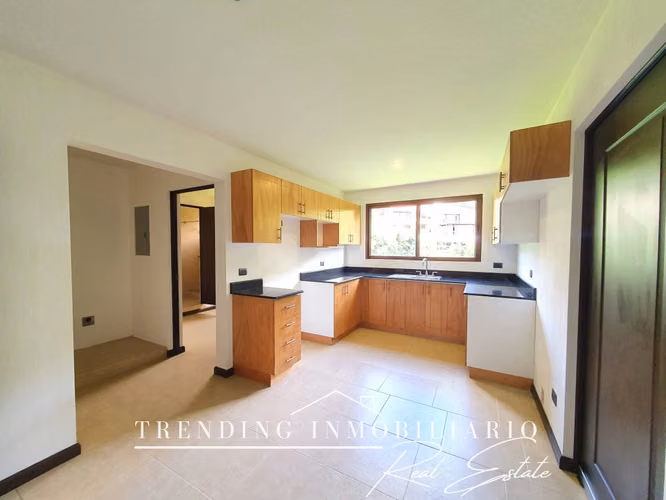 Apartamento en renta zona 16 Altos de La Montaña 3 habitaciones + 2 parqueos + 208 m² - Imagen 3