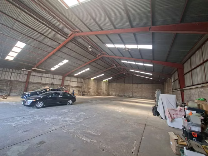ALQUILO BODEGA EN VILLA NUEVA - AMPLIO ESPACIO DE MANIOBRAS
