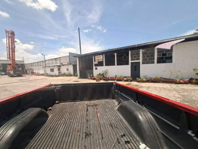 ALQUILO BODEGA EN VILLA NUEVA - AMPLIO ESPACIO DE MANIOBRAS