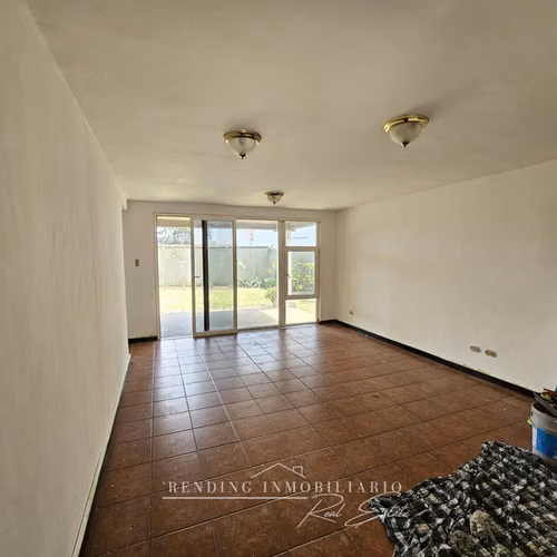 Casa en renta Carretera a El Salvador Villas del Campo de 3 habitaciones + 2 parqueos
