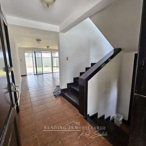 Casa en renta Carretera a El Salvador Villas del Campo de 3 habitaciones + 2 parqueos