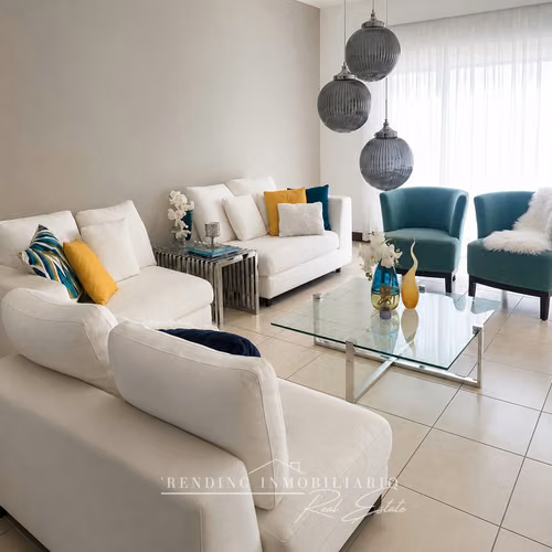 Casa en renta en zona 16 Condominio Campos de San Isidro de 4 habitaciones + 2 parqueos