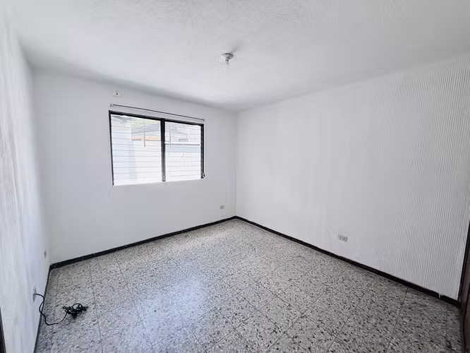 CASA AMPLIA EN RENTA CON JARDIN 4 HAB. / COND. SAN ANTONIO KM. 16.5 CAES - Imagen 7