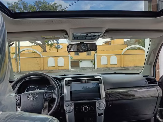 Vendo preciosa y potente Toyota ruuner