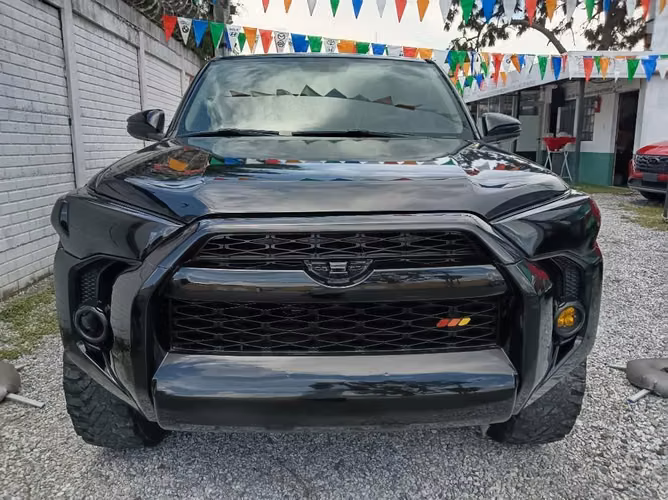 Vendo preciosa y potente Toyota ruuner