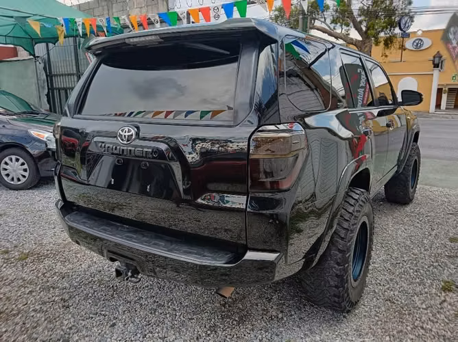 Vendo preciosa y potente Toyota ruuner