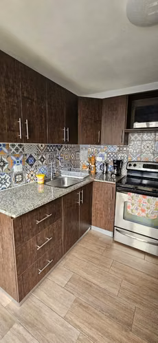 Encantadora casa amueblada en renta dentro de condominio residencial en Alotenango.