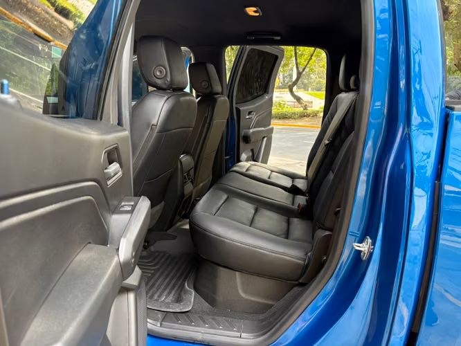 Chevrolet Colorado Trail Boss 4x4 con 7,500 millas año 2024