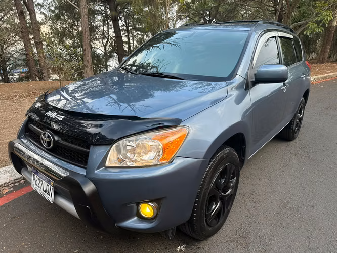 TOYOTA RAV4 3 FILAS 4X4 2012 - Recién ingresada, lista para traspaso.