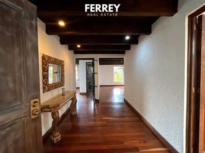 House surrounded by nature in Carrera a El Salvador Km 16.5 en renta o venta