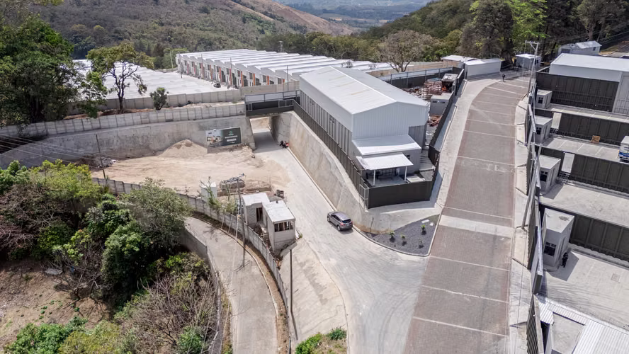 OFIBODEGAS PARA ESTRENAR, CAES DESDE 282Mt2 / COMPLEJO INDUSTRIAL