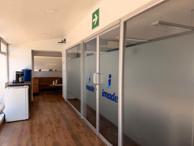 Oficina en renta Edificio  Torre 11 a un costado de  Distrito Miraflores