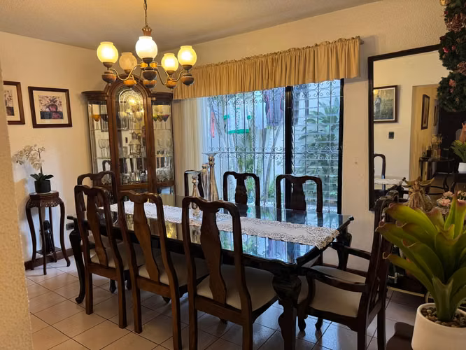 Casa en Venta en Residenciales A-6, San Cristóbal, Zona 8 de Mixco - Imagen 3
