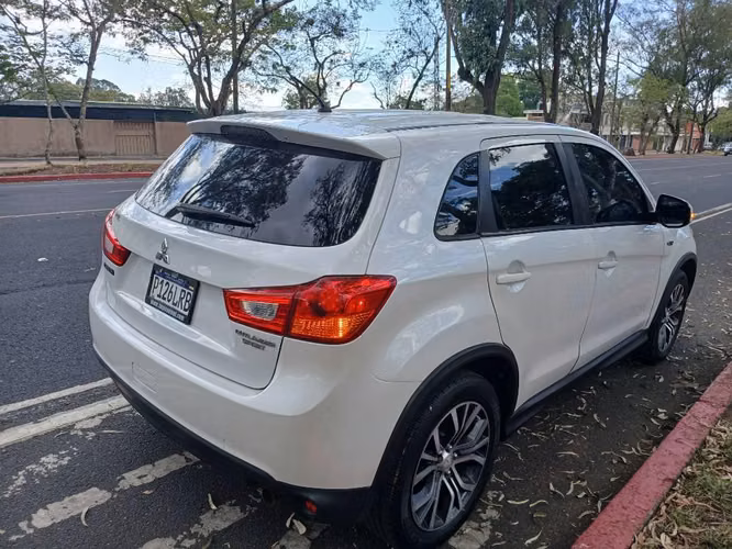 MITSUBISHI OUTLANDER SE SPORT  2016