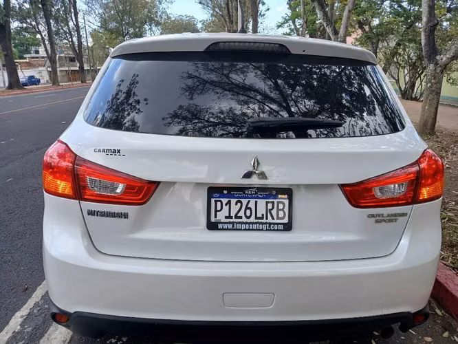 MITSUBISHI OUTLANDER SE SPORT  2016