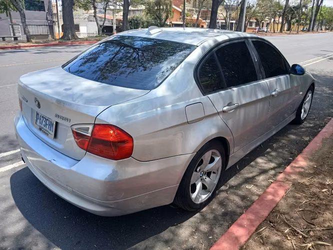 BMW 325I 2006