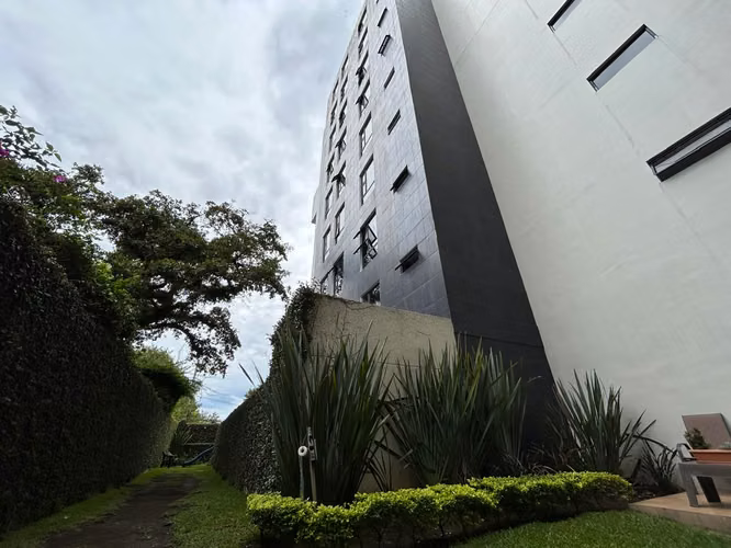VHII EDIFICIO AGORA apartamento 100m2 excelente ubicaciòn/estado vista panorámica al volcán