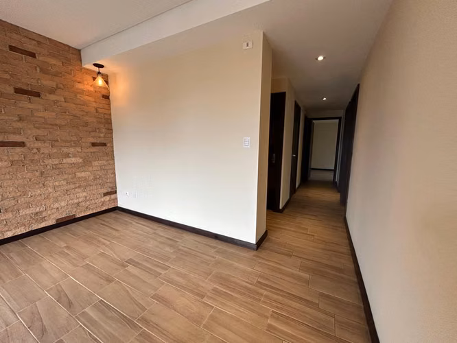 VHII EDIFICIO AGORA apartamento 100m2 excelente ubicaciòn/estado vista panorámica al volcán