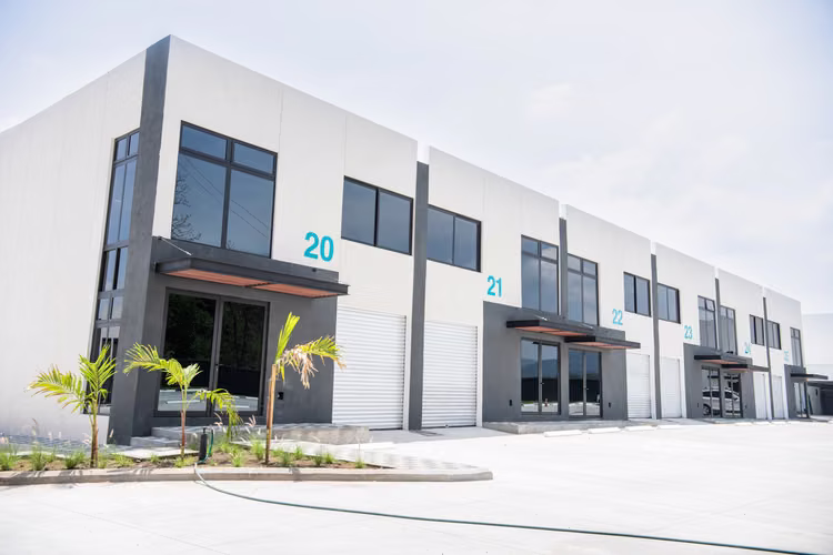 Alquiler de Ofibodegas desde 246m² hasta 469m² en Villa Canales – ¡Módulos Unificables sobre la VAS! - Imagen 2