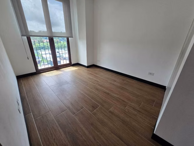 ALQUILER DE APARTAMENTO EN LIRIOS DE CAYALA ZONA 16